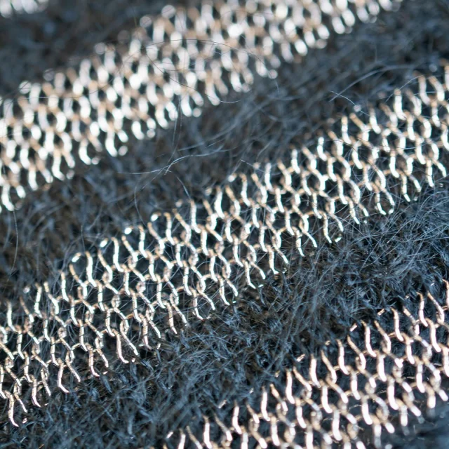 ABIGAIL PEDY Nm1/6
Rayon 65%, Nylon(Metallized Film) 15%, Paper 20%
#kyototex #kyototexyarn #metallicyarn #metallicthread #metallic #glitter #shiny #japanyarn #金銀糸 #ラメ糸 #ラメニット#knittingyarn #knittingyarns #knittingthread #pittifilati #編地 #ニット #糸 #knitswatch #knitswathes #knitswatchdesign #knittingpatterns
#lamèyarns #styleinspo #lookgoodfeelgood #filati #filatikyototex #lamé